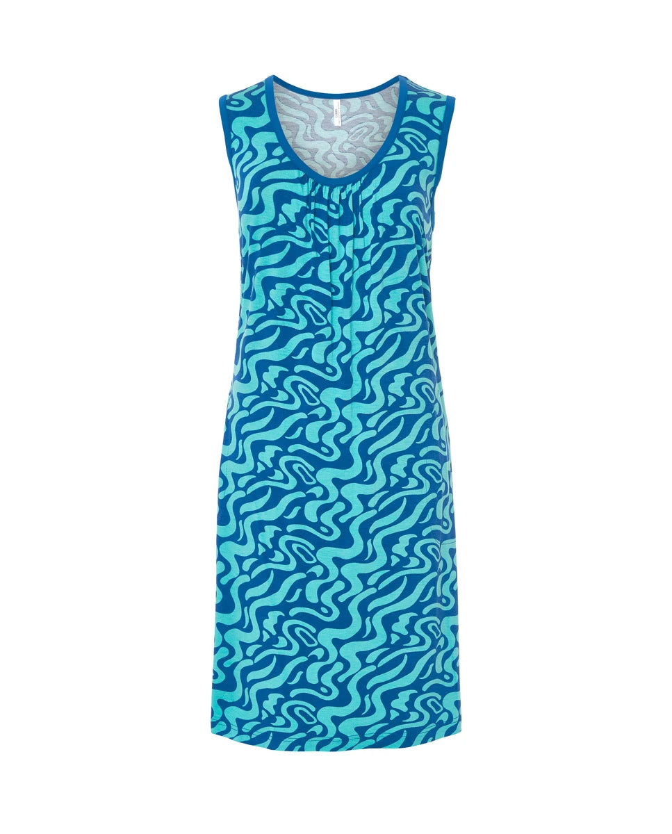 Vestido de baño corto sin mangas en punto azul con estampado ondas con cuello redondo y boslillos laterales.